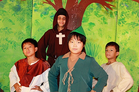 Robin and his friends prepare for action.